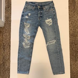 American Eagles Outfitters Ripped Boyfriend Jeans